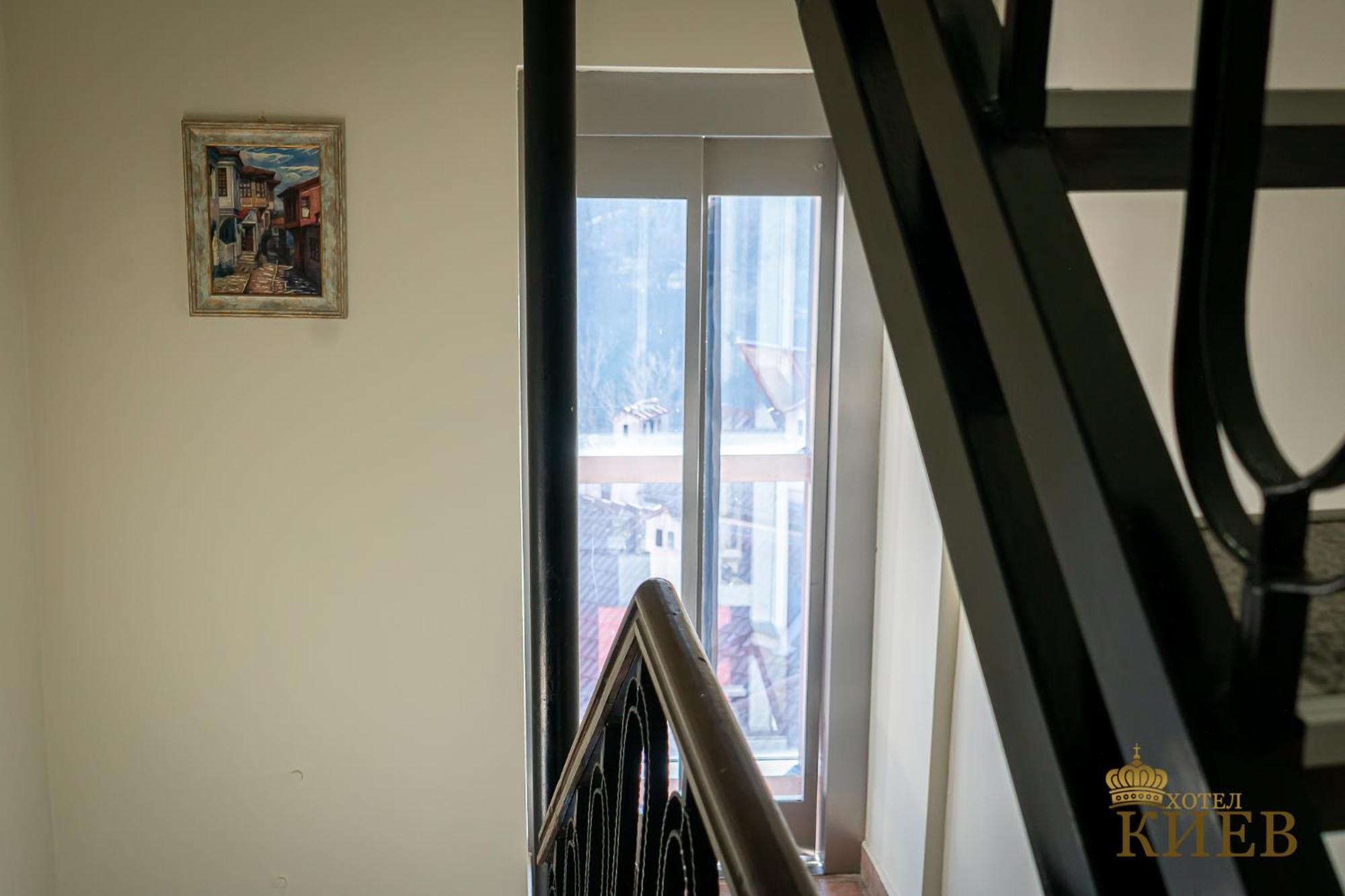 Hotel Kiev Veliko Tărnovo Exteriör bild