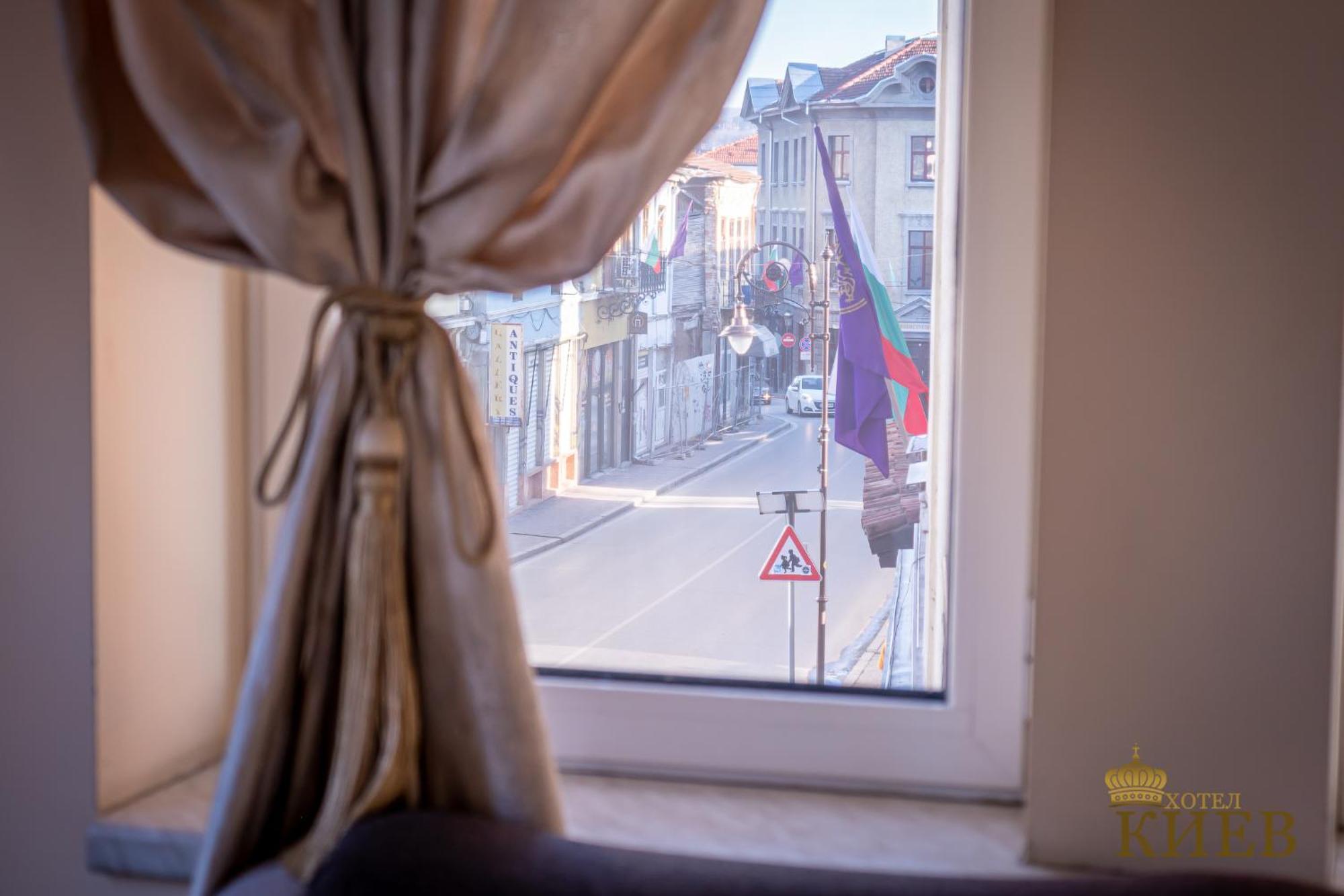 Hotel Kiev Veliko Tărnovo Exteriör bild
