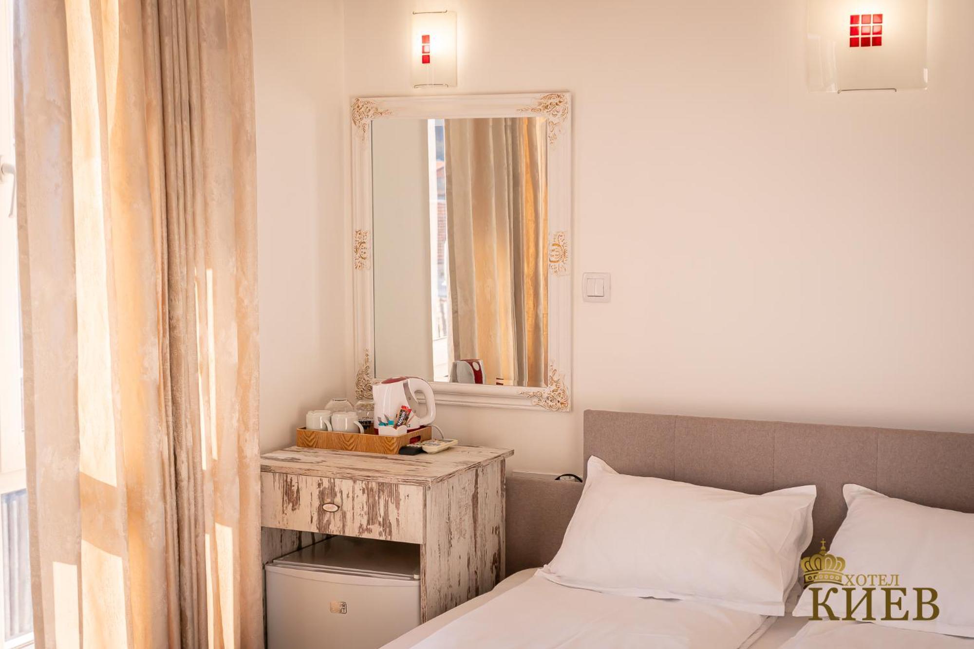 Hotel Kiev Veliko Tărnovo Exteriör bild