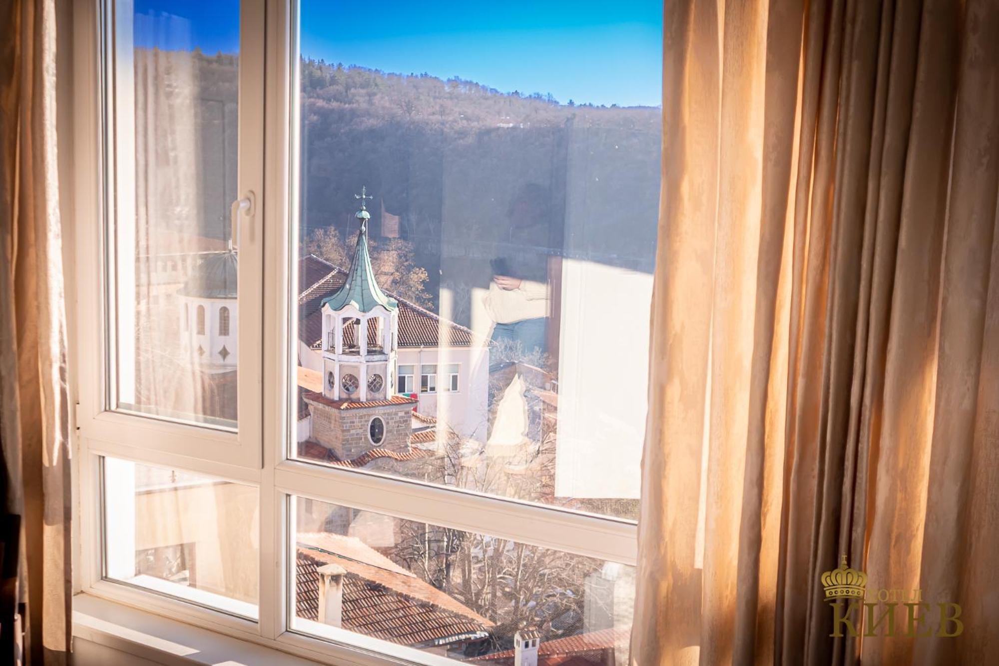 Hotel Kiev Veliko Tărnovo Exteriör bild