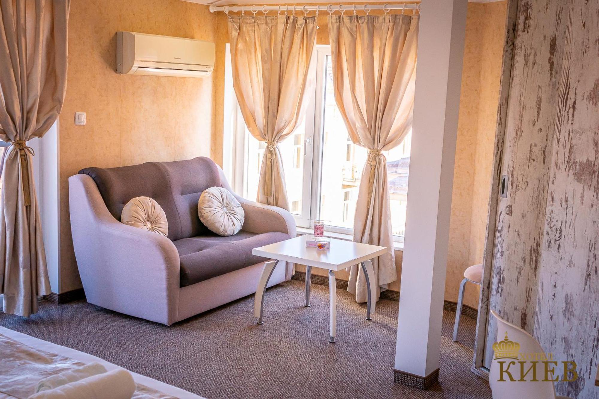 Hotel Kiev Veliko Tărnovo Exteriör bild