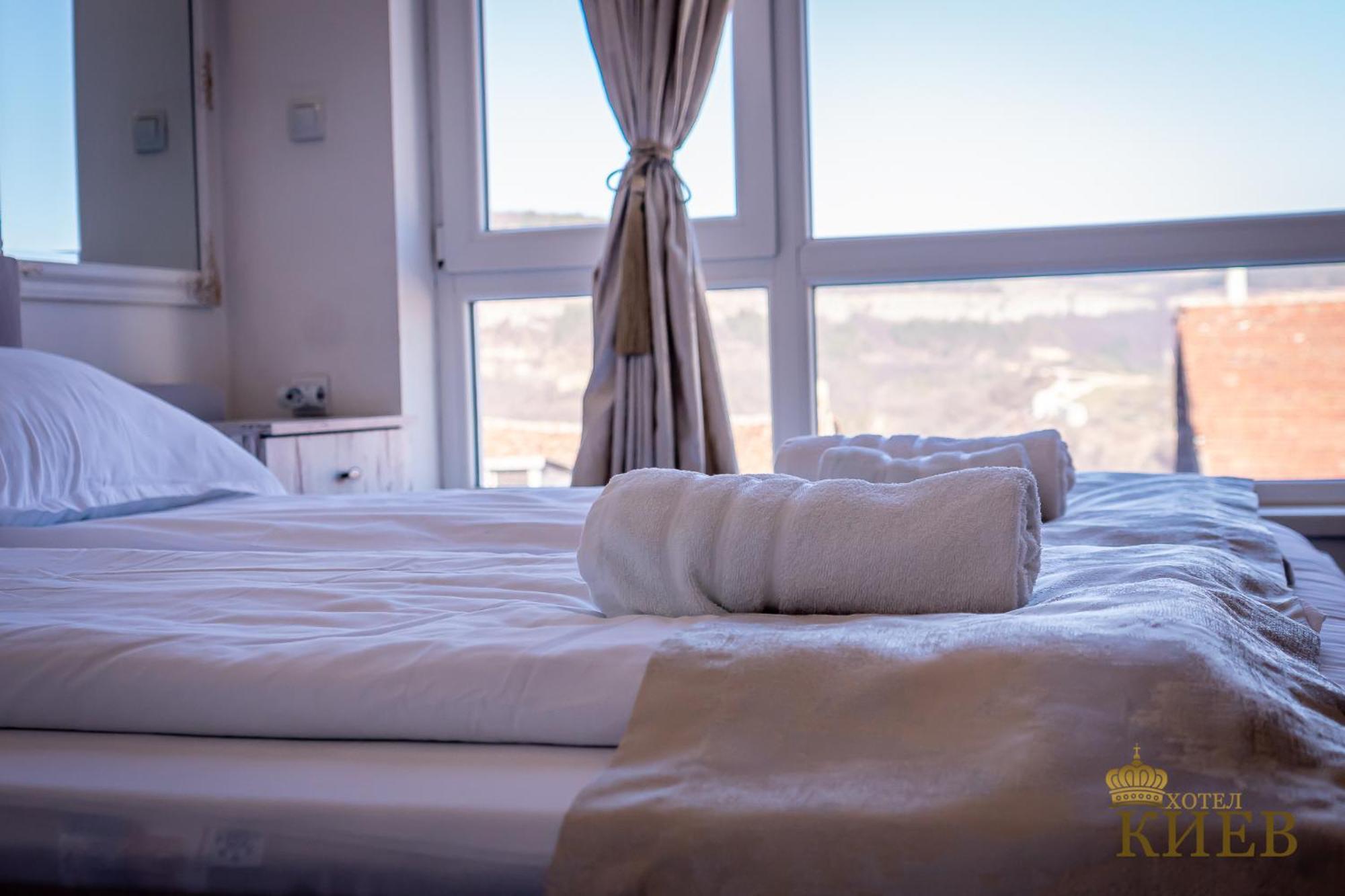 Hotel Kiev Veliko Tărnovo Exteriör bild